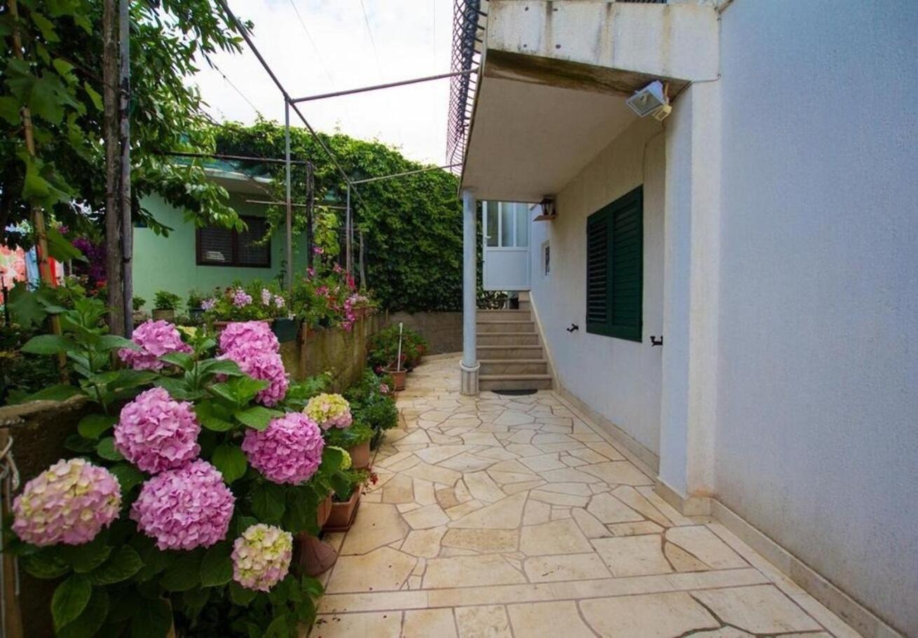 Apartments Juri Sućuraj Exterior foto
